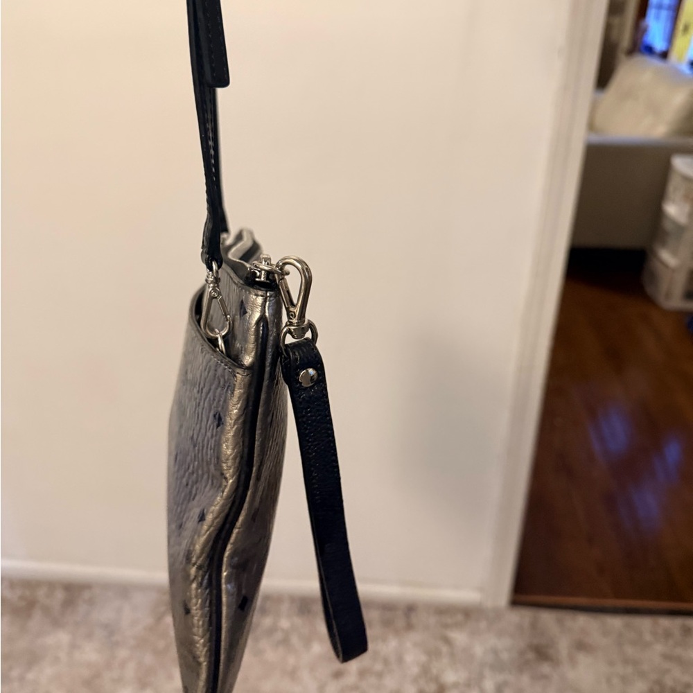 MCM Metallic Silver Logo Crossbody Wristlet killer - Picture 6 of 13